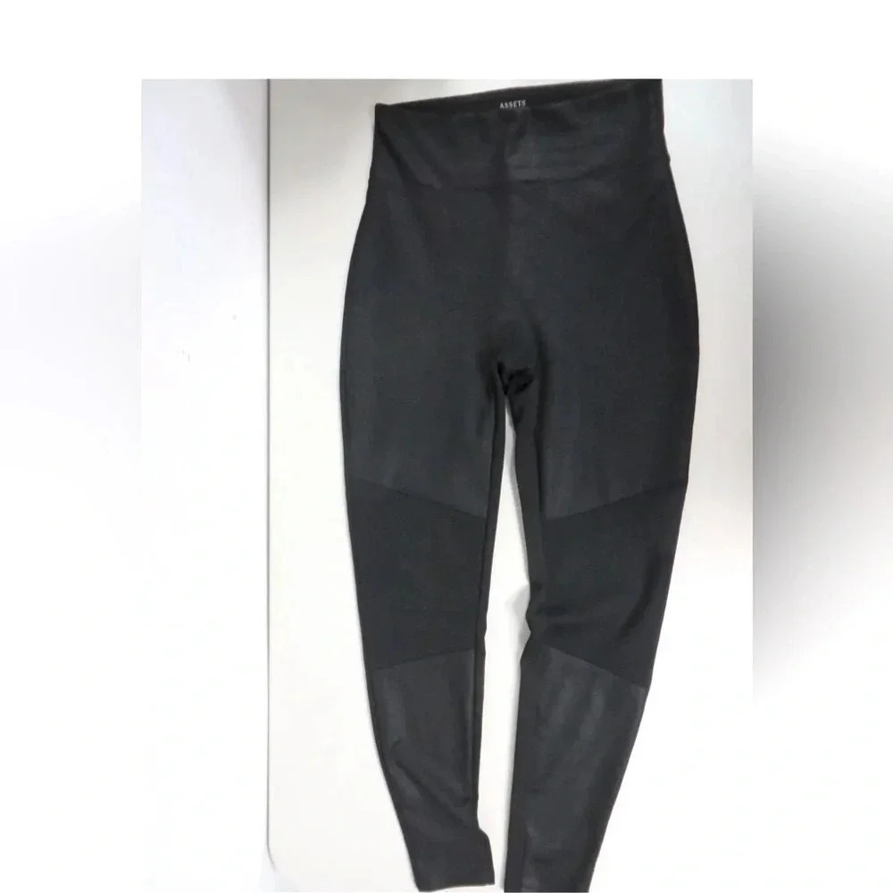 ASSETS Spanx 'Red Hot Label'  Knit Combo Black Leggings Large